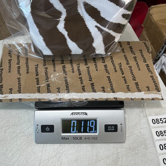 Chicos Pants Womens Large 12 Petite 2P Stretch Crop Capri Tapered Zebra Casual - Picture 12 of 12